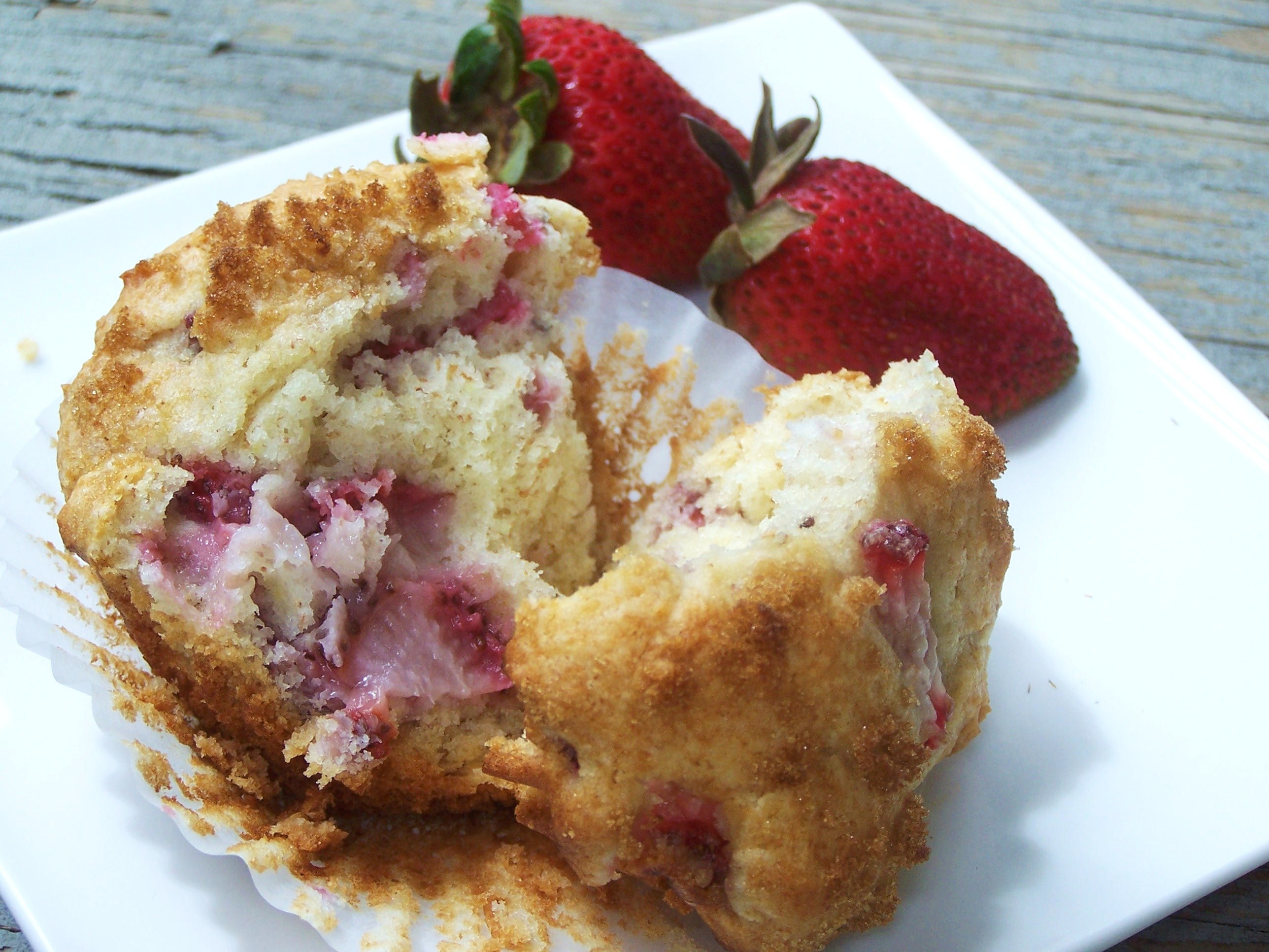 Strawberry Rhubarb muffins {Hidden Ponies Blog}