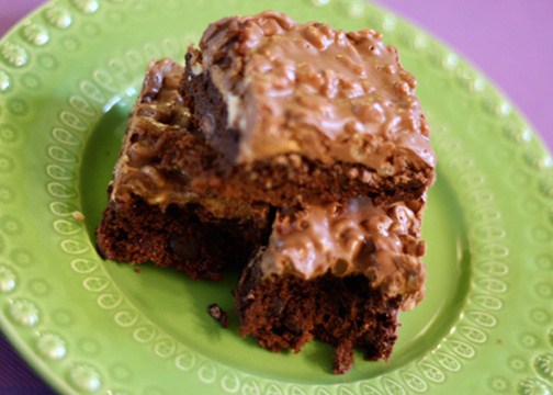 Peanut Butter Crunch Brownies - rich brownies with rice krispie-peanut-milk chocolate topping!