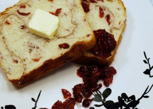 Braided Cinnamon Raisin Bread (from hiddenponies.com)