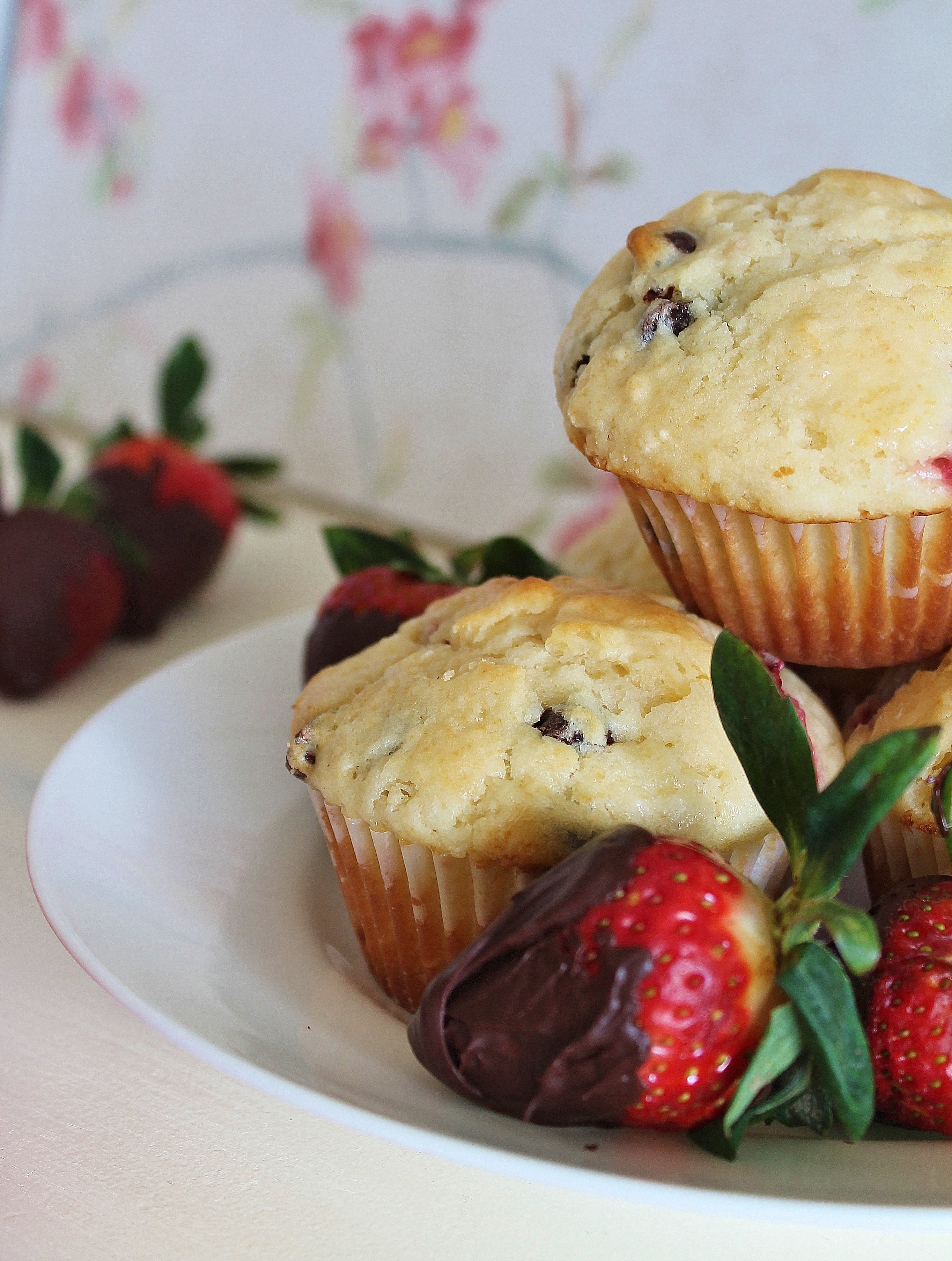 Chocolate_strawberry-muffin