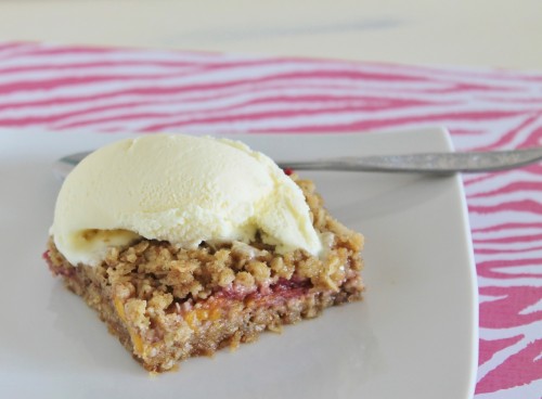 Peach Raspberry Crumble