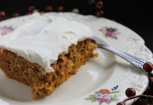 Pumpkin Carrot Cake with Cream Cheese Icing - perfect healthy snacking cake! | www.hiddenponies.com