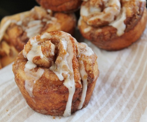 Cinnamon Roll Muffins - a quick everyday way to get your cinnabon fix!