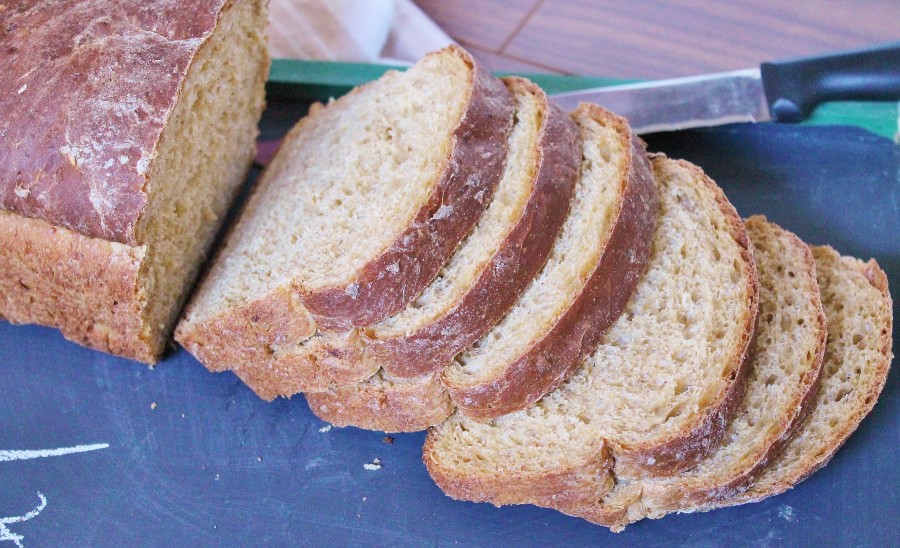 A Canadian Resolution Homemade Bread (Molasses Oat Bread Recipe)