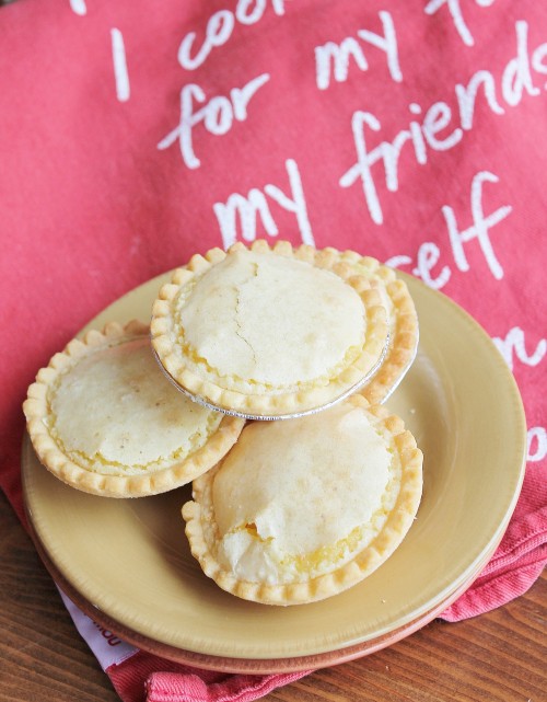 Almond Tarts - easy, impressive tarts full of almond flavour with just a hint of lemon!  