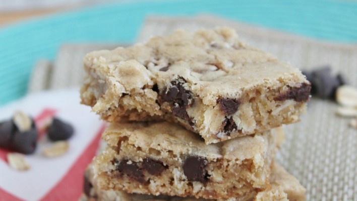Oatmeal Chocolate Chip Bars