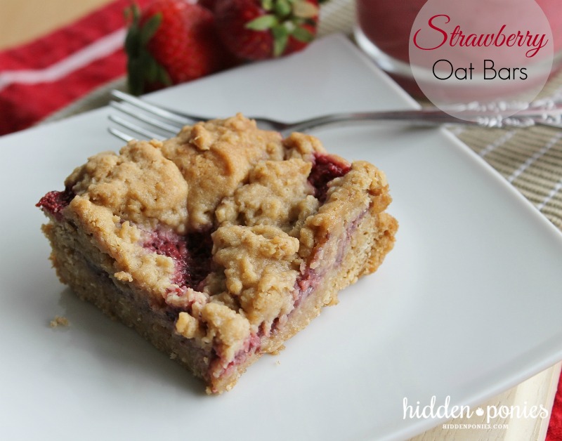 strawberry oat bars with strawberry chia jam