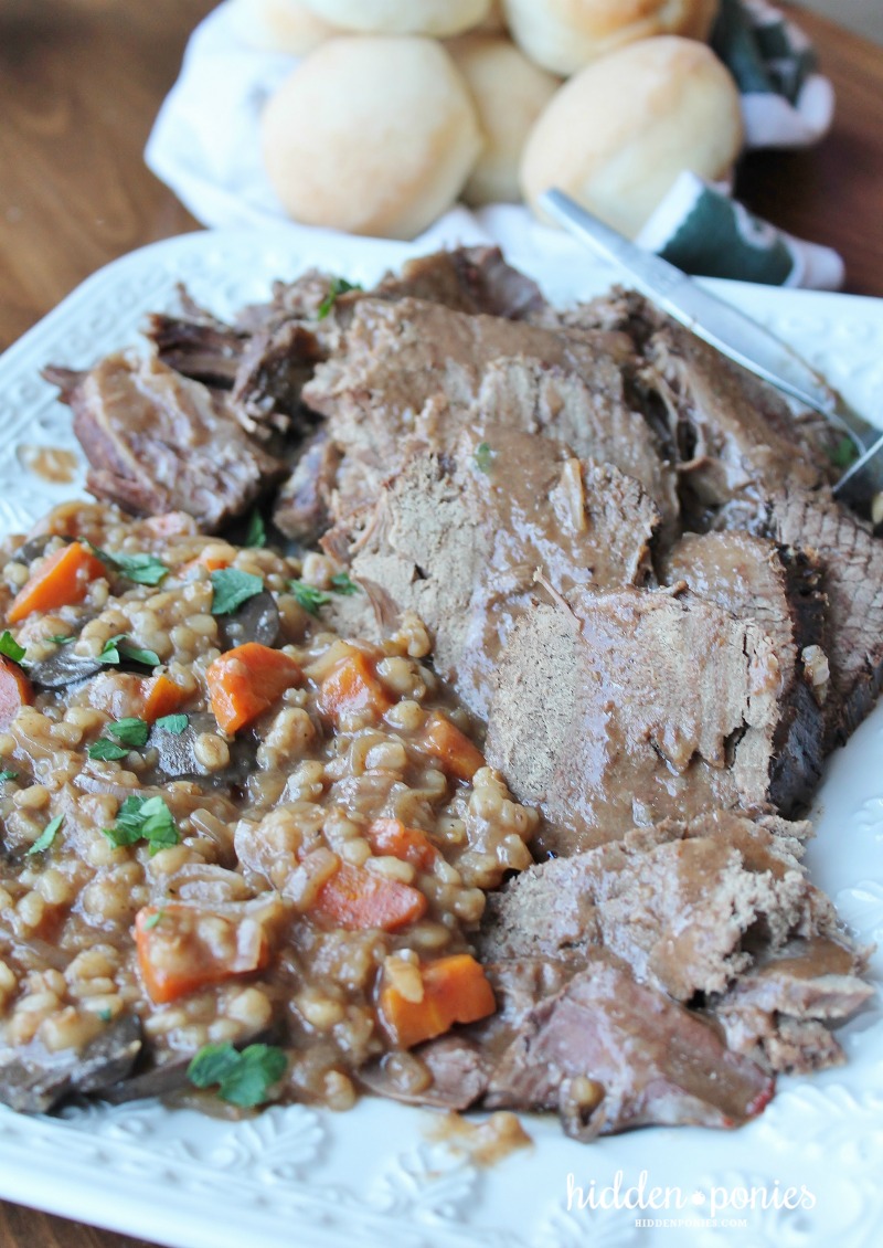Slow Cooker Beef and Barley Risotto | hiddenponies.com