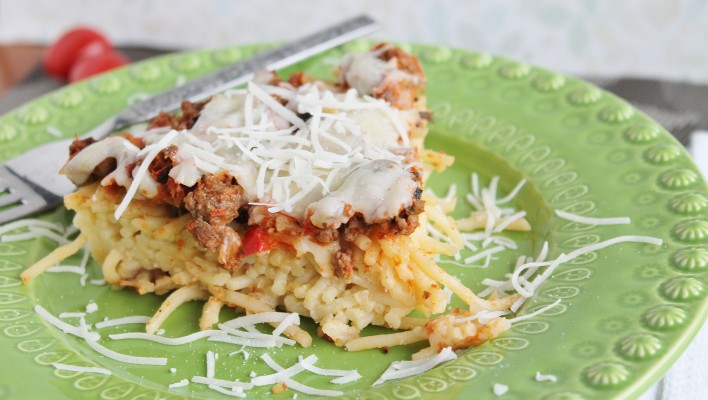 Spaghetti Pie - ultimate comfort food! (from hiddenponies.com)