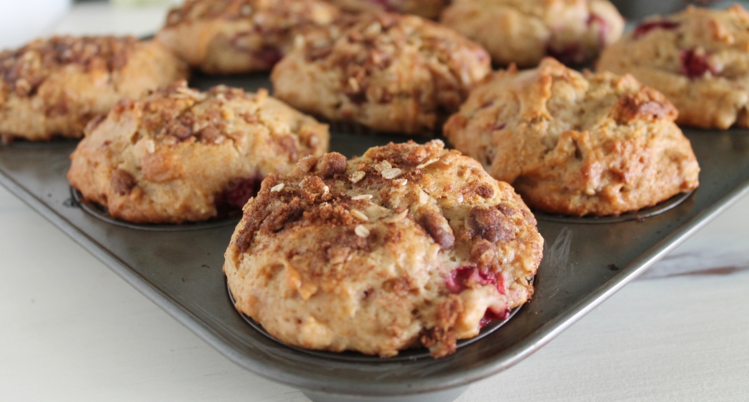 Strawberry Rhubarb Muffins With Streusel Topping