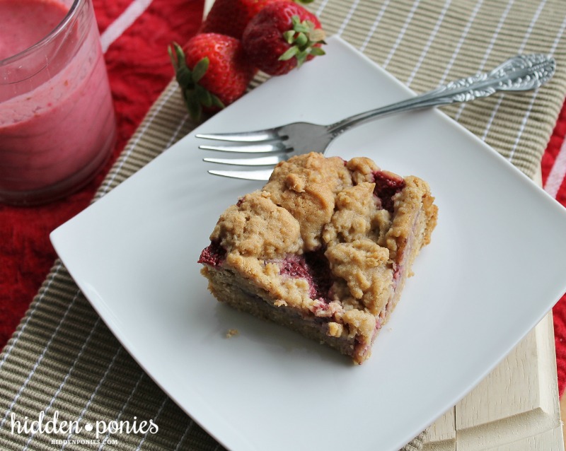 Strawberry Oat Bars (with Strawberry Chia Jam)